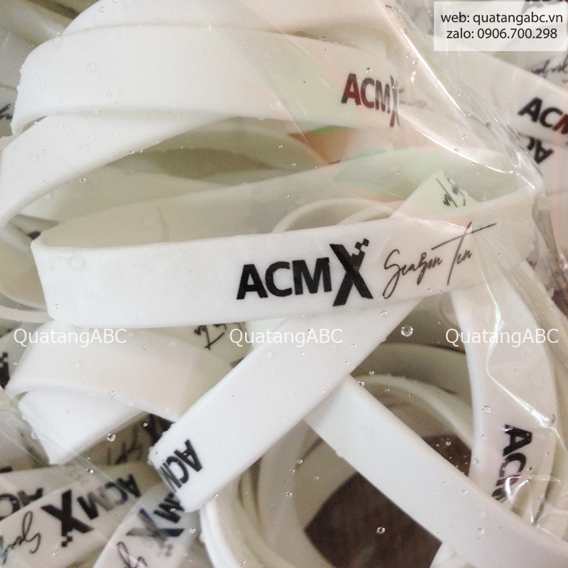 Vòng tay phát quang của công ty ACMX được in tại INLOGO