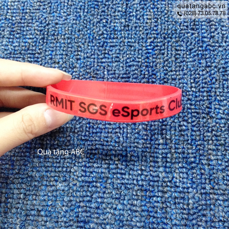 Vòng tay cao su của Câu lạc bộ RMIT SGS eSports club được in tại INLOGO